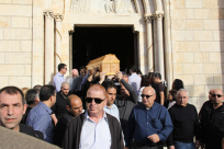 بالفيديو: جموع غفيرة تُشارك في تشييع جثمان الفقيدة "نادية قديس حلو" في مدينة يافا 